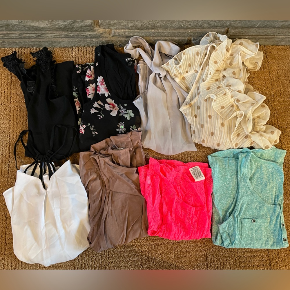 Women’s clothing lot over 30 pieces! sizes small/2